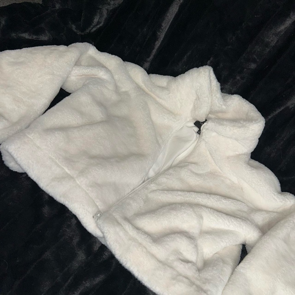 Love tree fluffy cropped jacket